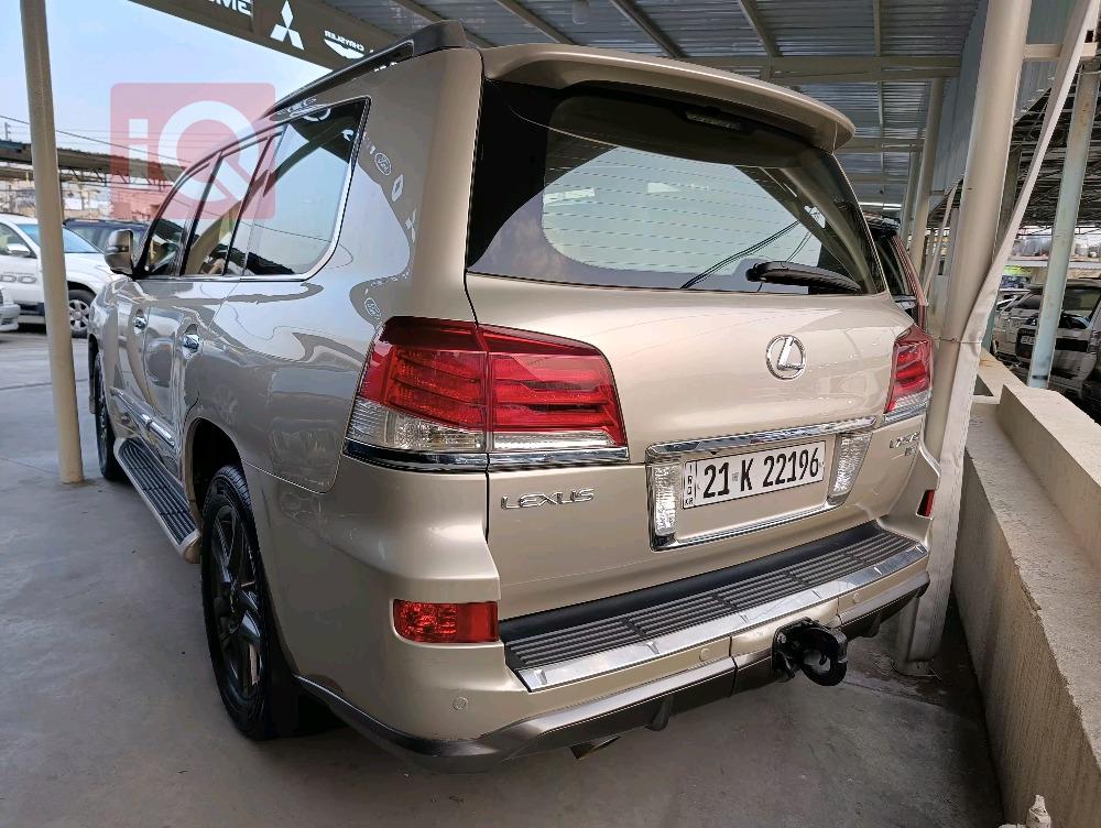Lexus LX
